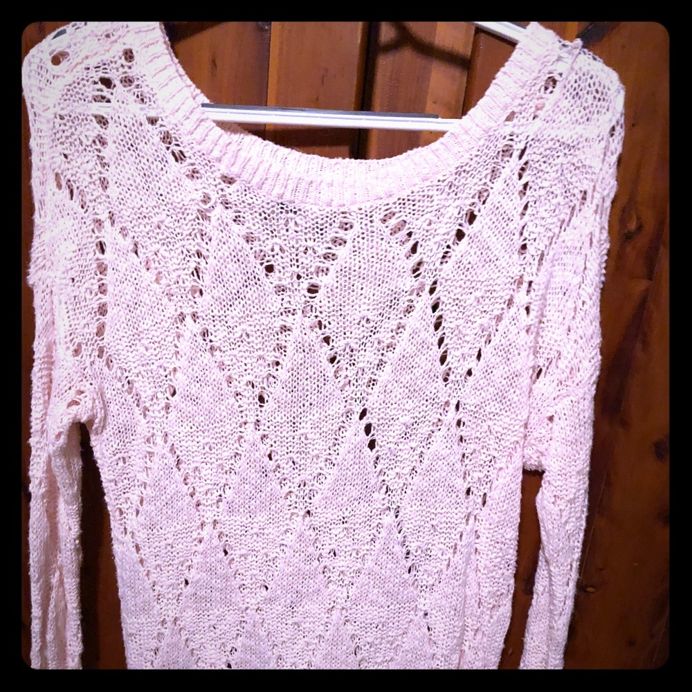 Small American Eagle cable knit peach sweater